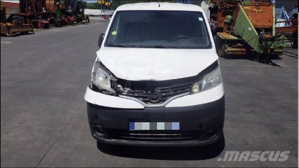 Nissan NV 200 شاحنة مقفلة