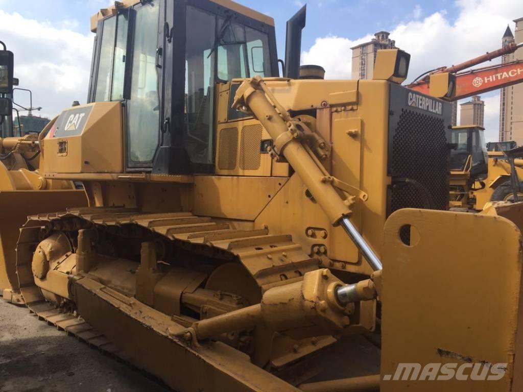 CAT D 7 G بلدوزرات مجنزرة