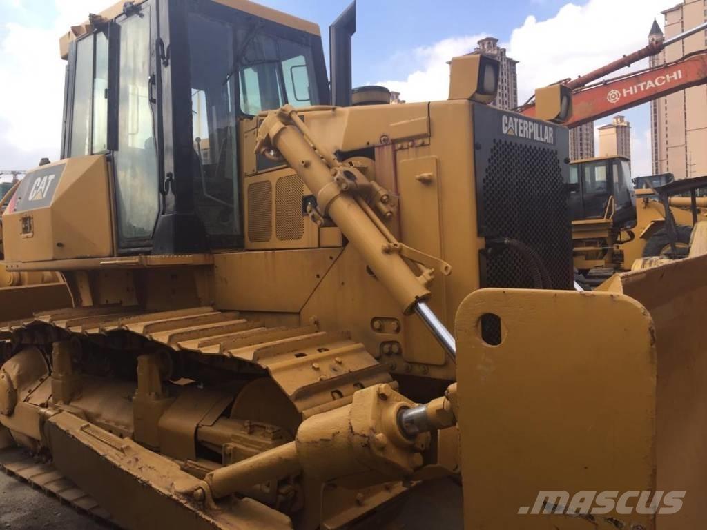 CAT D 7 G بلدوزرات مجنزرة