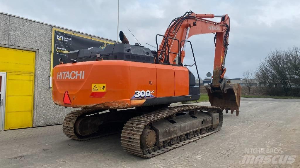 Hitachi ZX 300 LC-6 حفارات زحافة