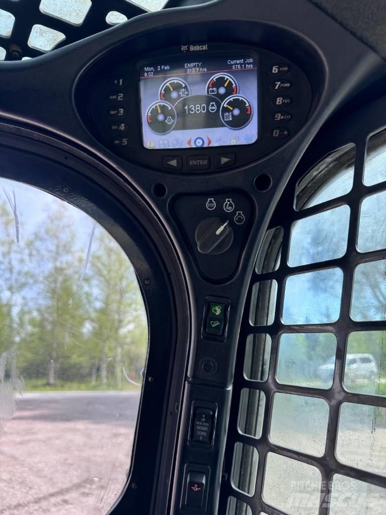 Bobcat S 570 لوادر انزلاقية التوجيه