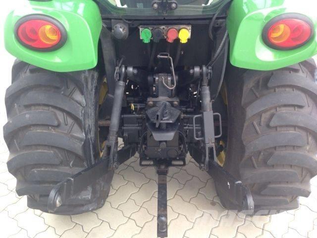 John Deere 3720 الجرارات