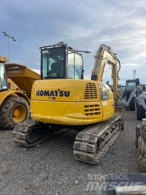 Komatsu PC80MR مناولات متداخلة