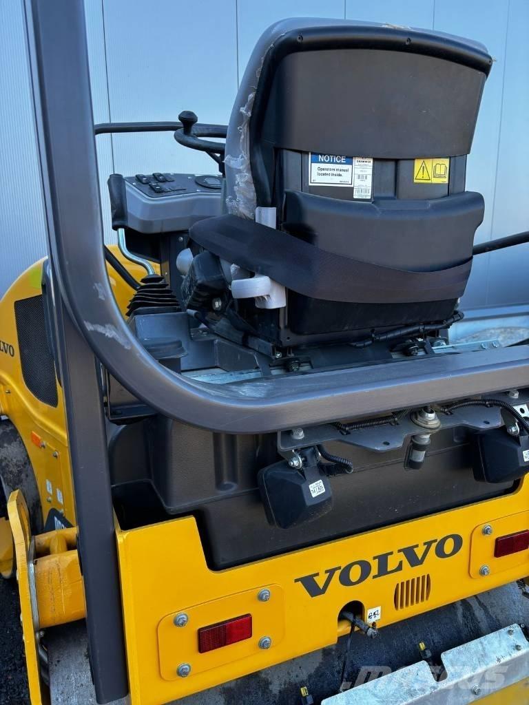 Volvo DD 25 B مداحل ثنائية الاسطوانة