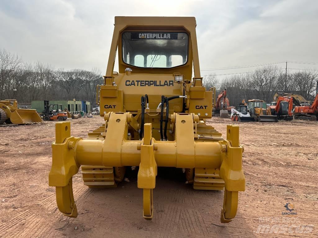 CAT D7G بلدوزرات مجنزرة