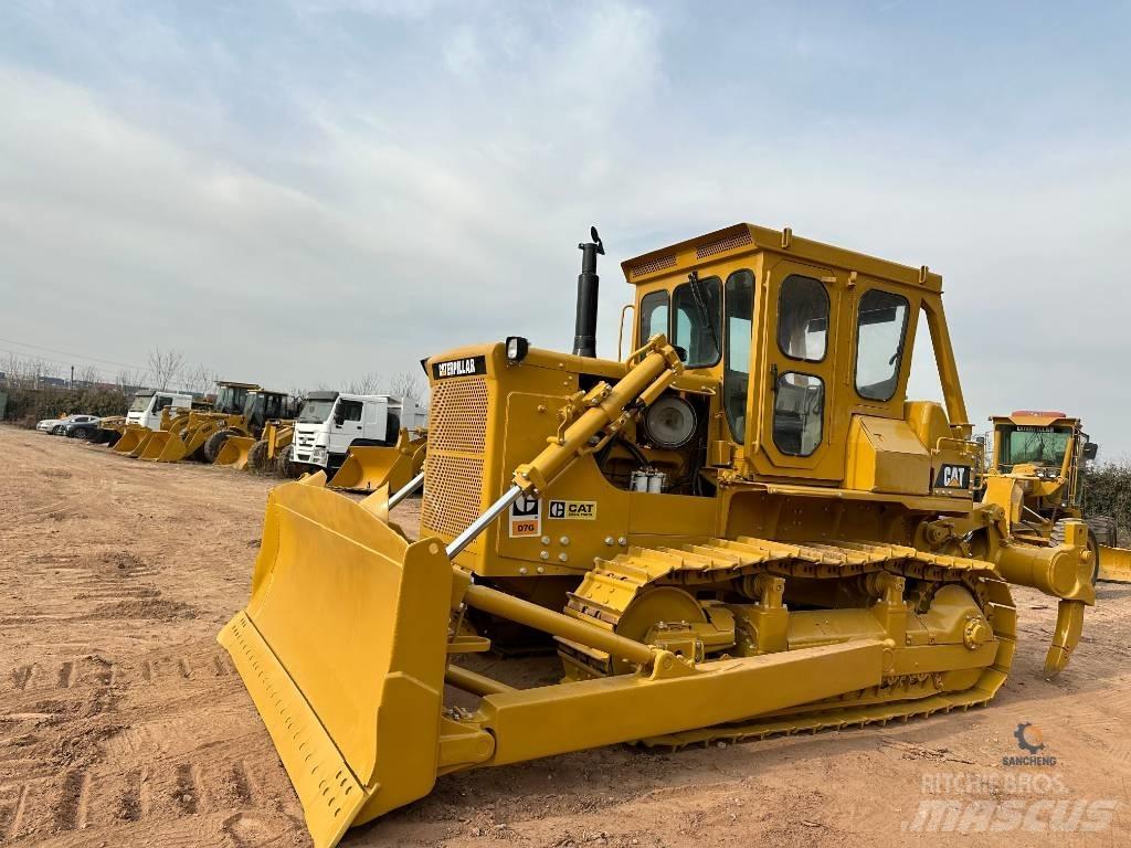 CAT D7G بلدوزرات مجنزرة