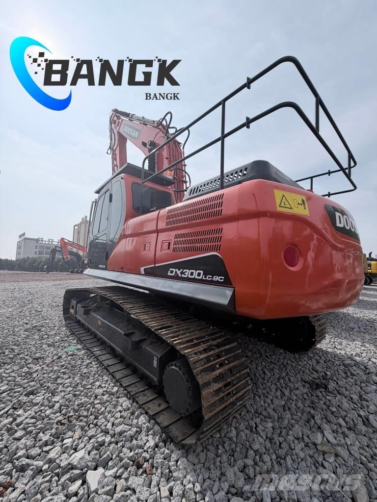 Doosan 300 حفارات زحافة