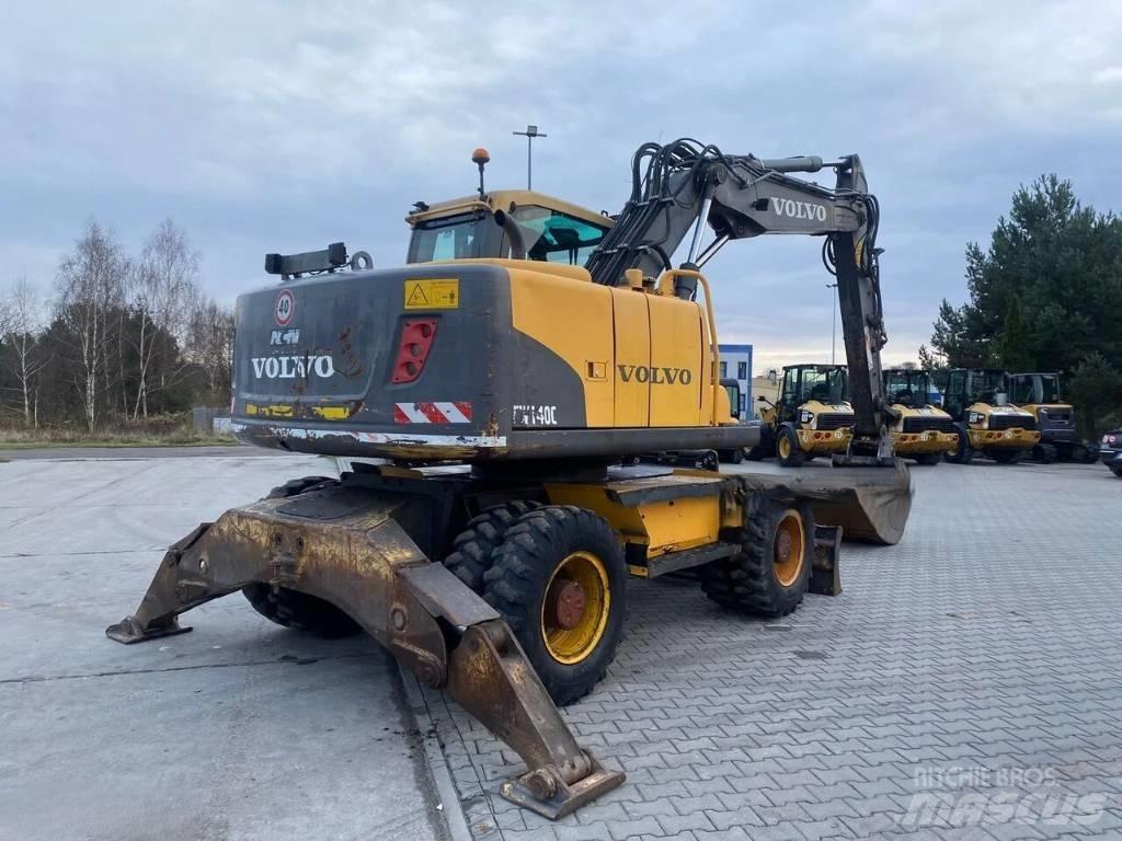 Volvo EW 140 حفارات بعجل