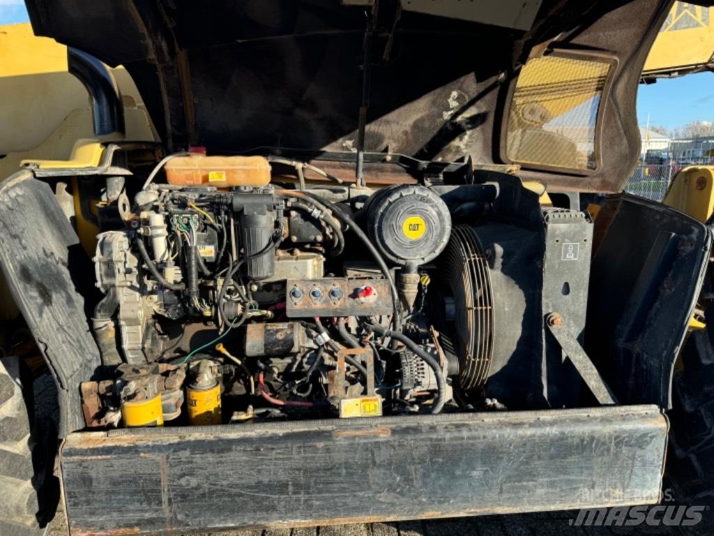 CAT TH 350 B مناولات متداخلة