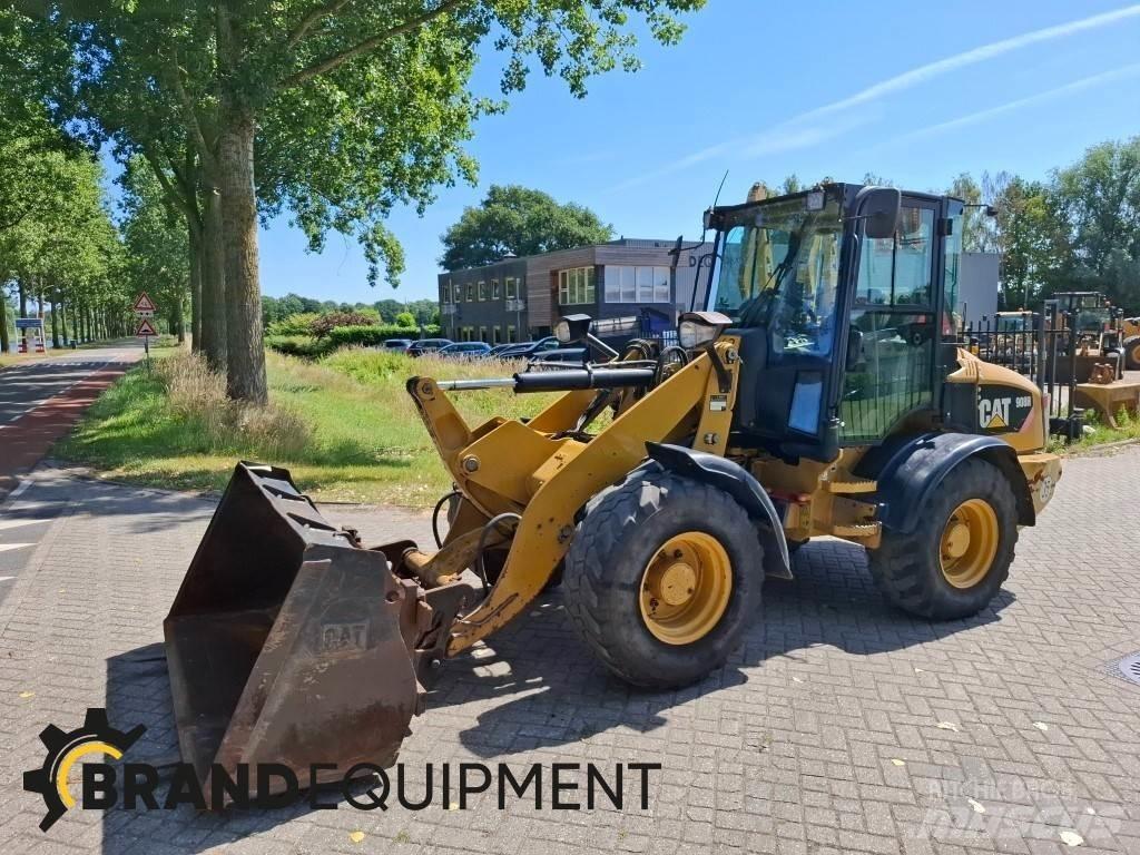 CAT 908H لوادر بعجل