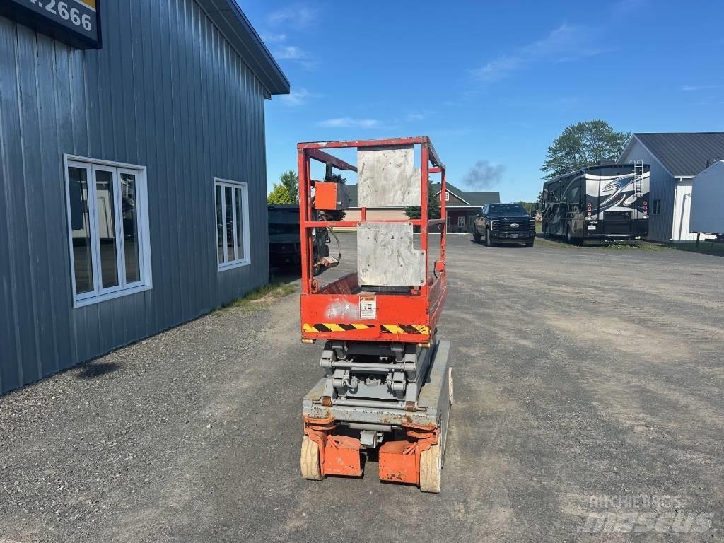 SkyJack SJ 3219 رافعات مقصية الشكل