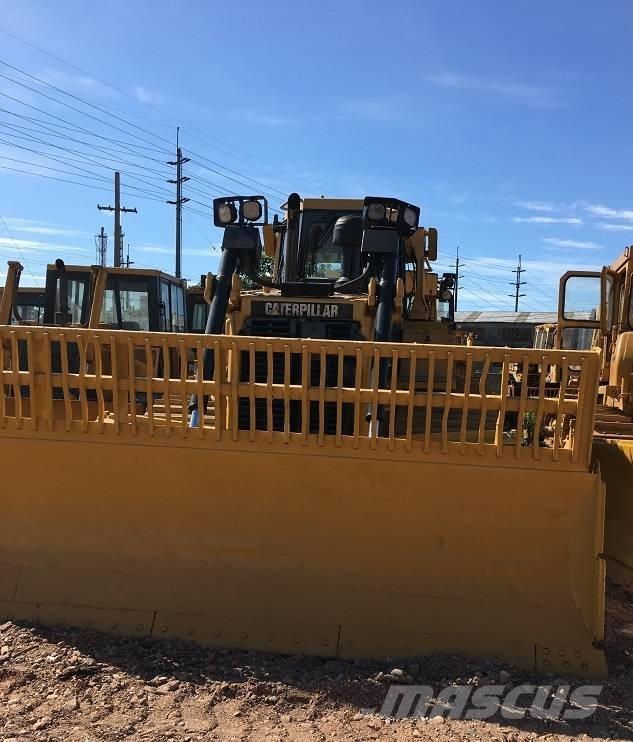 CAT D6R بلدوزرات مجنزرة