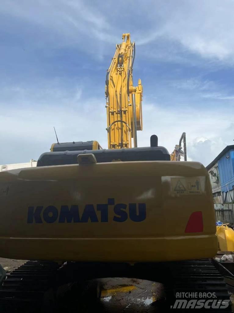 Komatsu PC 210 LC حفارات زحافة