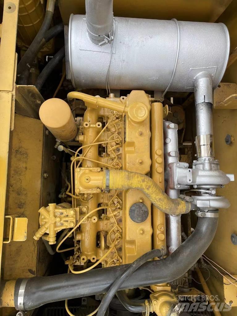 CAT 320C حفارات زحافة