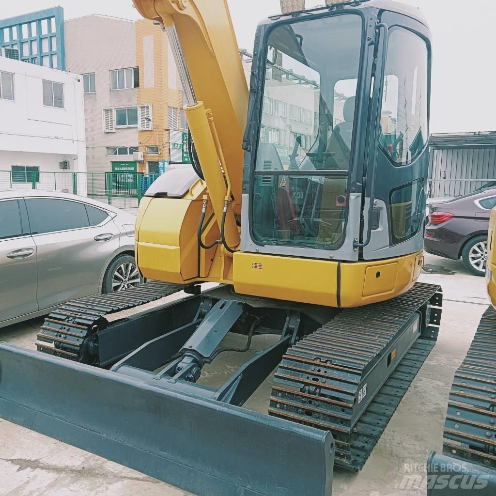 Komatsu PC 78 US حفارات زحافة