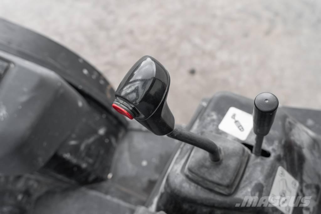 Manitou MC 30-4 شاحنات الديزل