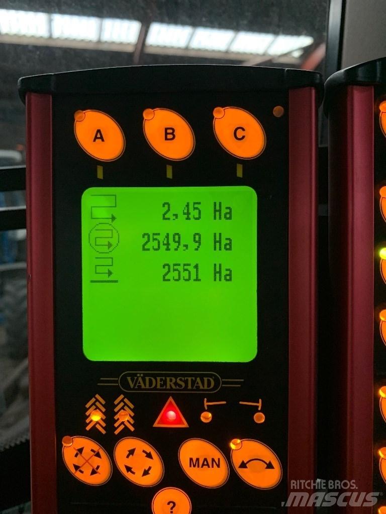 Väderstad Rapid 400C مثاقيب مدمجة