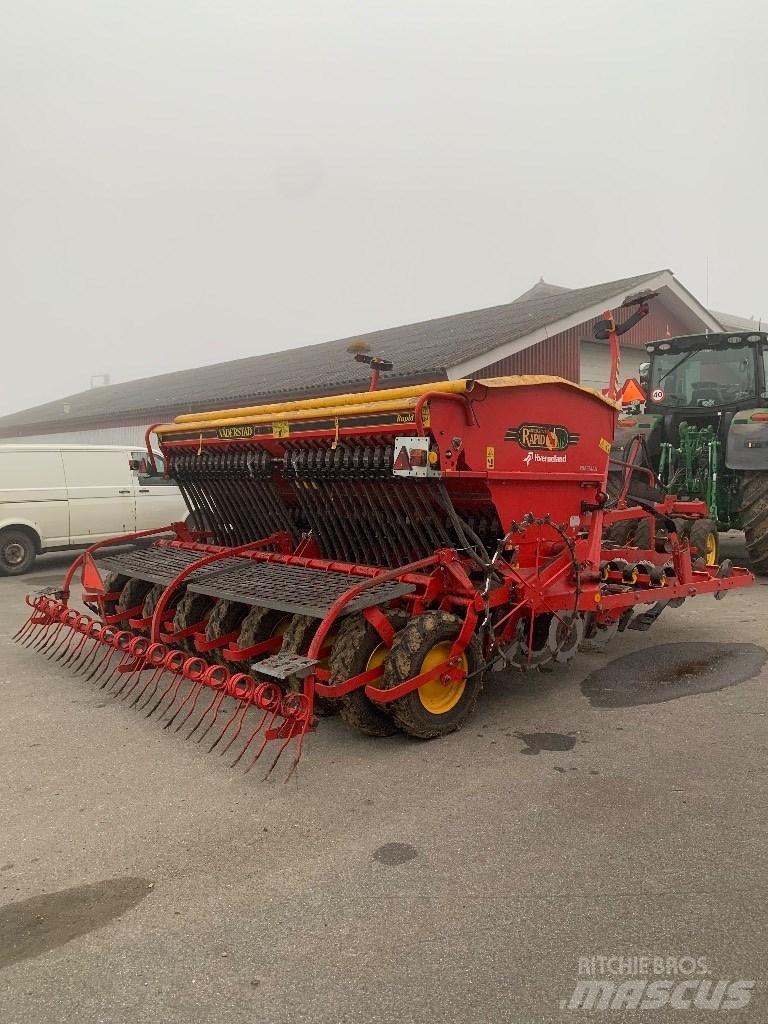 Väderstad Rapid 400C مثاقيب مدمجة