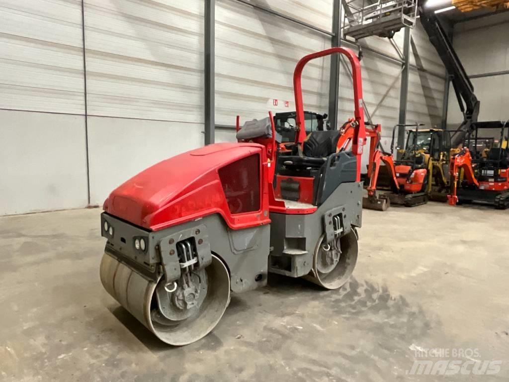 Bomag BW 100 AD-5 مداحل ثنائية الاسطوانة