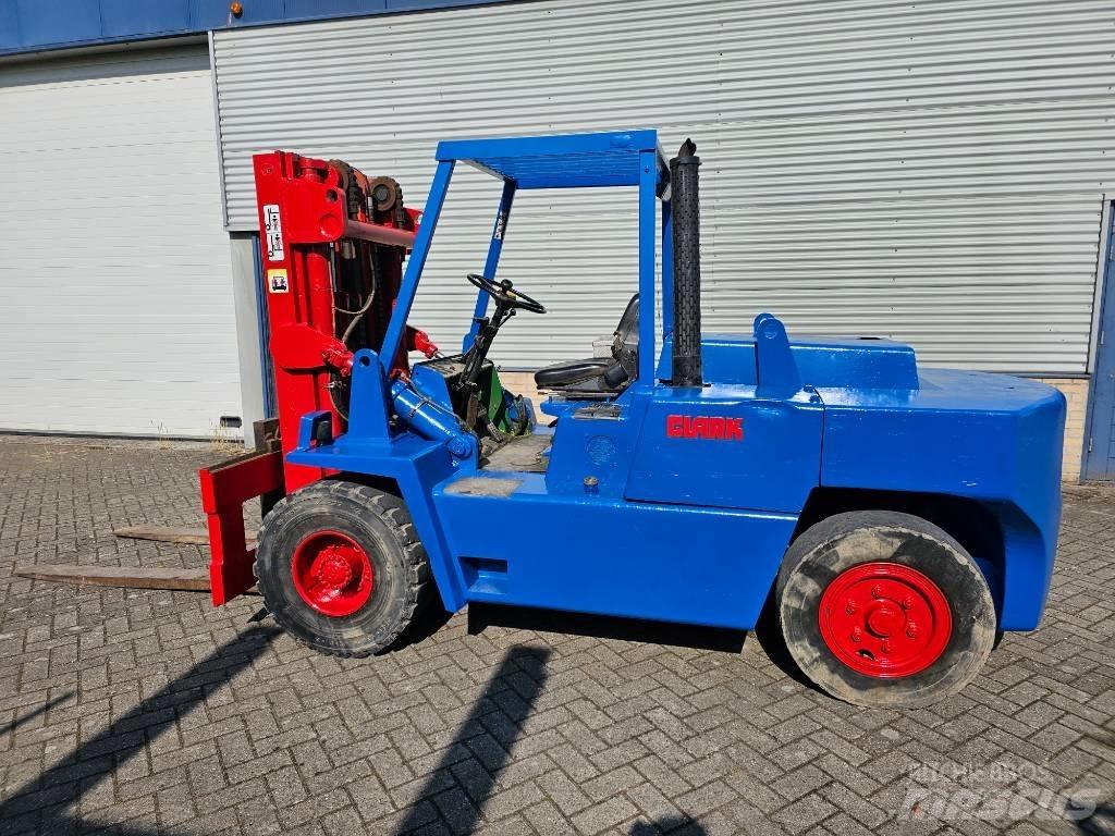 Clark DPH 70 شاحنات الديزل