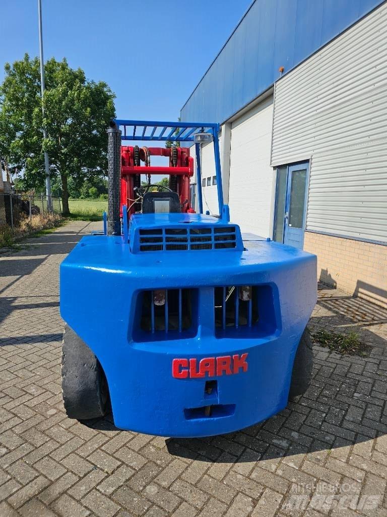 Clark DPH 70 شاحنات الديزل