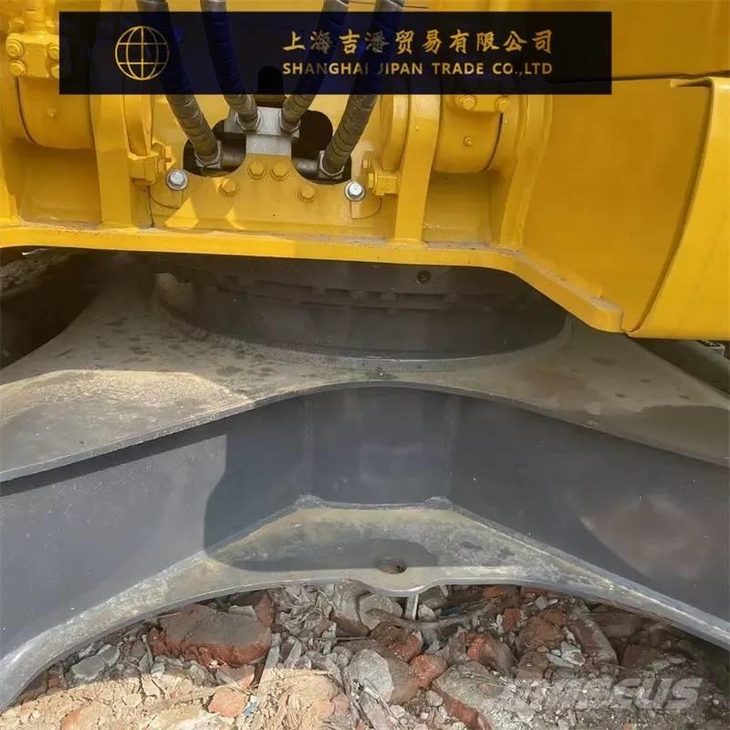 Komatsu PC 138 US حفارات وسط 7 طن - 12 طن