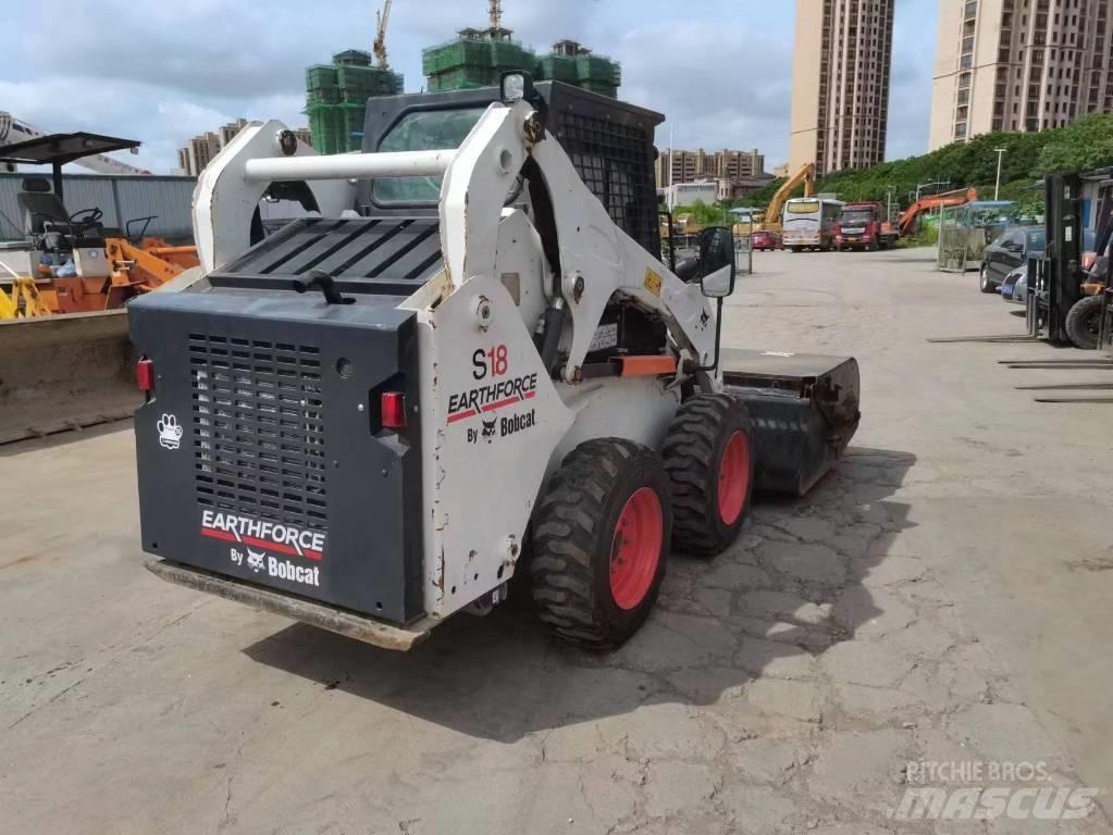 Bobcat S 18 لوادر انزلاقية التوجيه