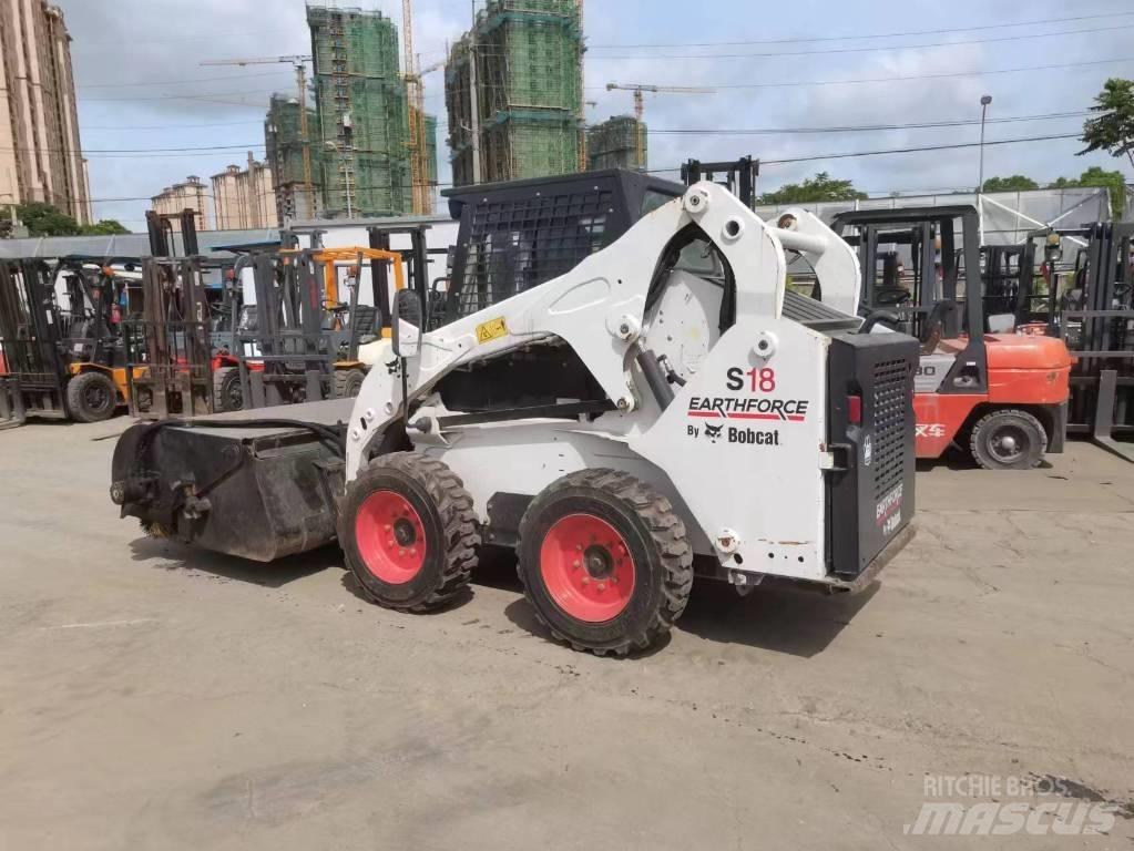 Bobcat S 18 لوادر انزلاقية التوجيه