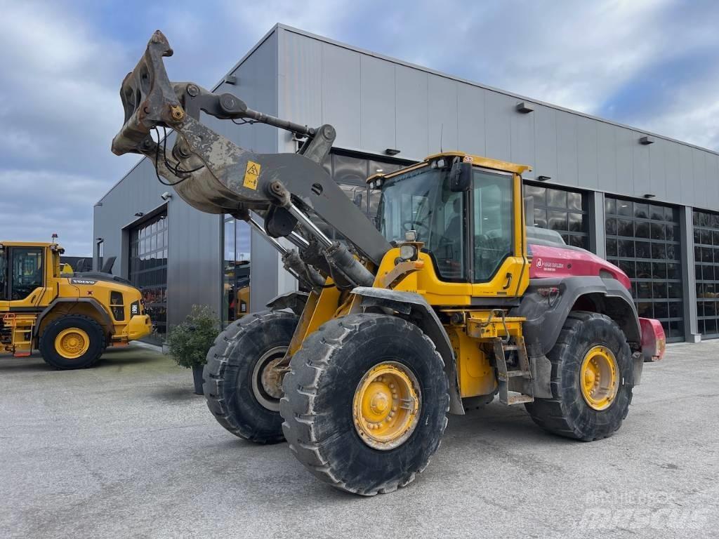 Volvo L 110 H لوادر بعجل