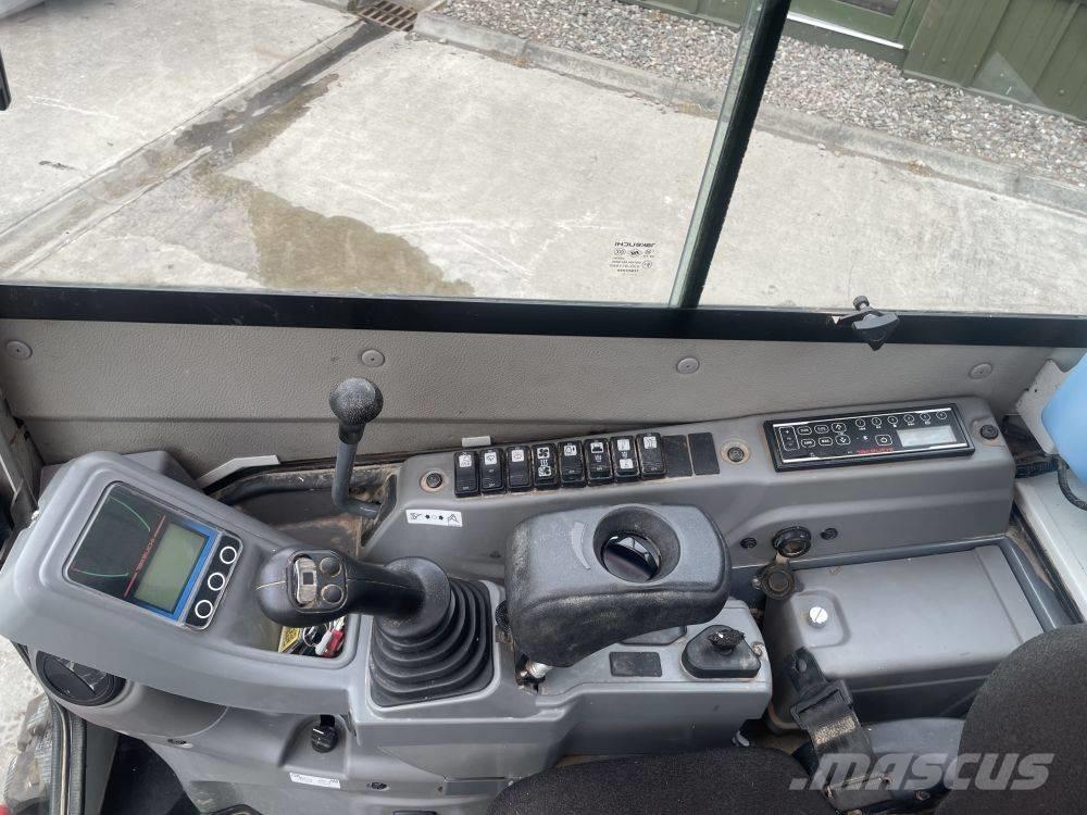 Takeuchi TB 325 R حفارات صغيرة أقل من 7 طن (حفارات صغيرة)