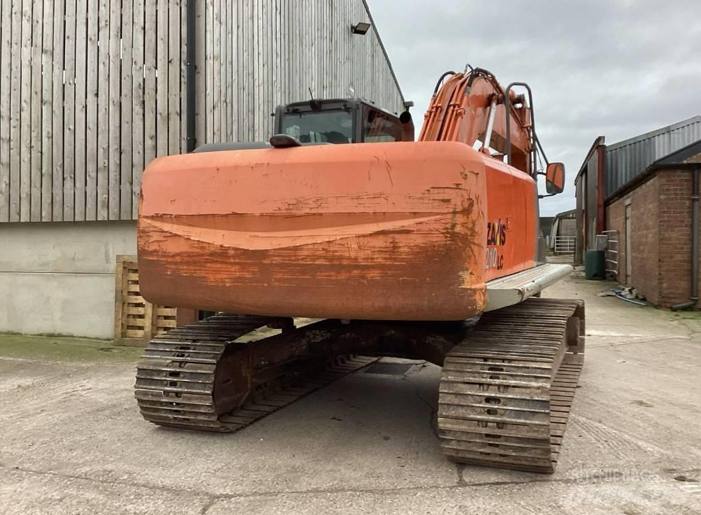 Hitachi ZX 210 LC-3 حفارات زحافة