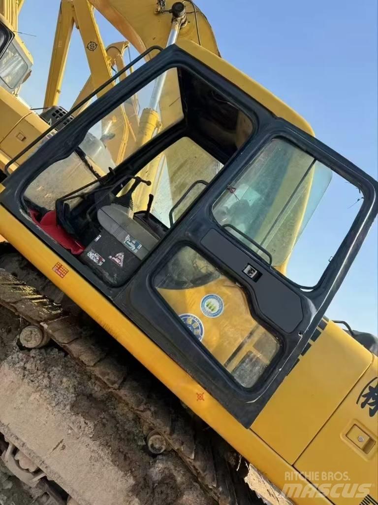 Komatsu PC 200-6 حفارات زحافة