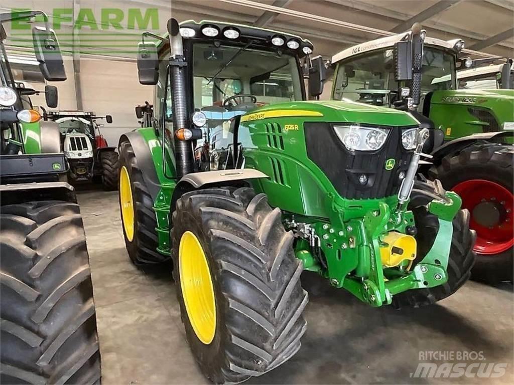 John Deere 6125 r الجرارات