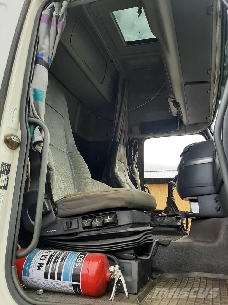 Volvo FH 12 شاحنات بغطاء جانبي