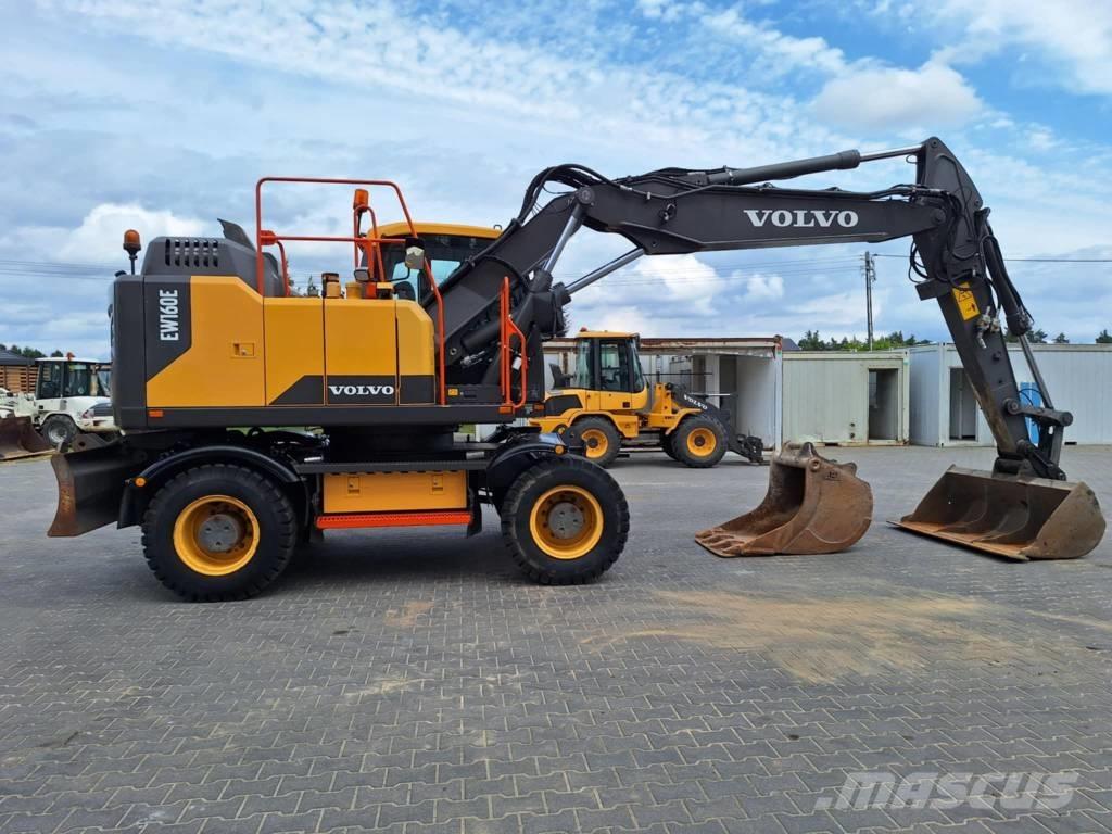 Volvo EW 160 E حفارات بعجل