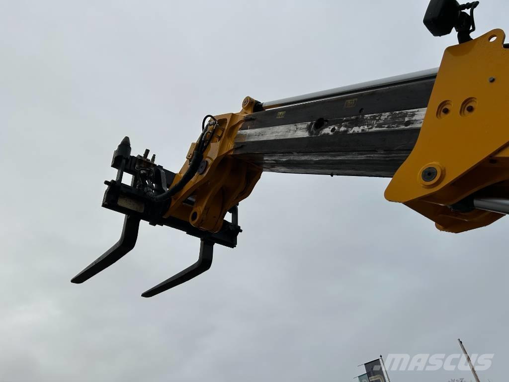 JCB TM 320 S مناولات متداخلة