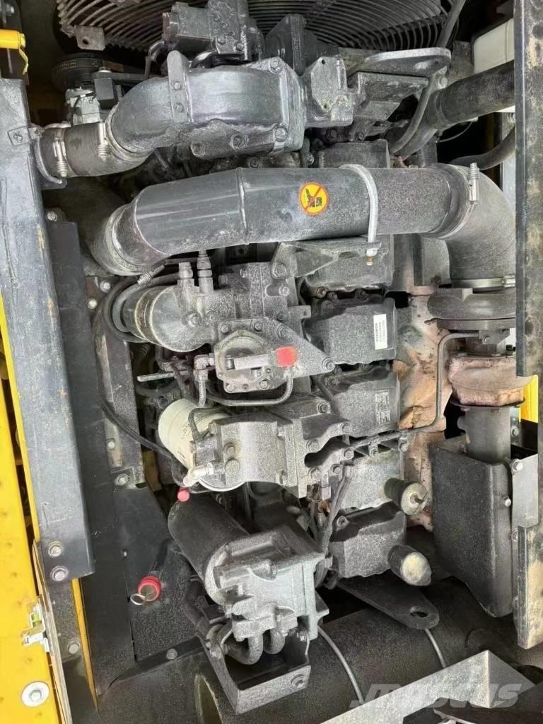 Komatsu 400-8R حفارات زحافة