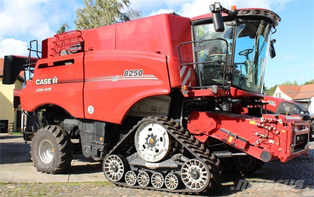 Case IH AF 8250 حصادات