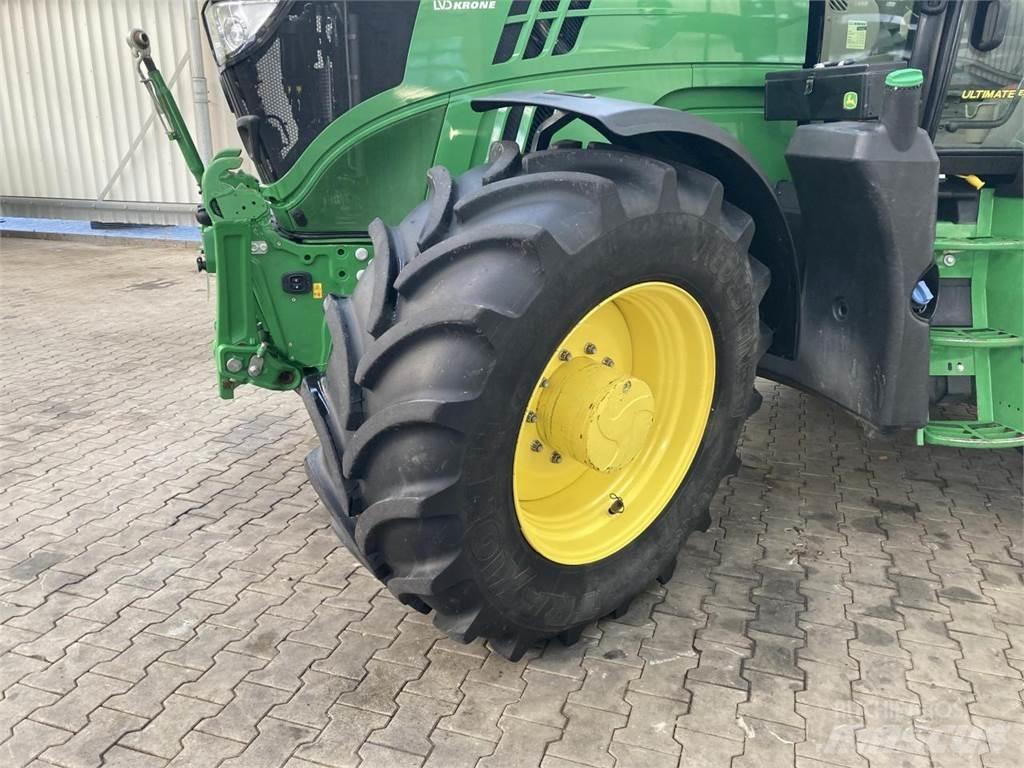 John Deere 6155R الجرارات