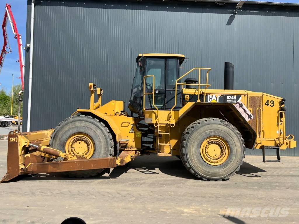 CAT 824H بلدوزرات مجنزرة