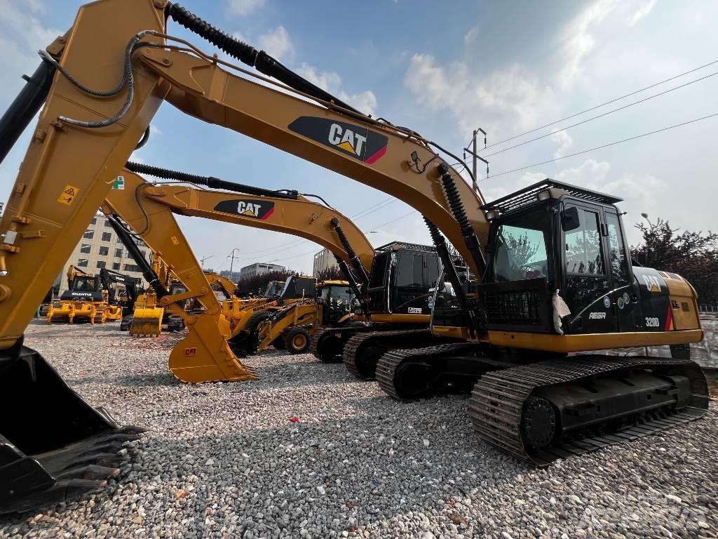 CAT CAT320D حفارات زحافة