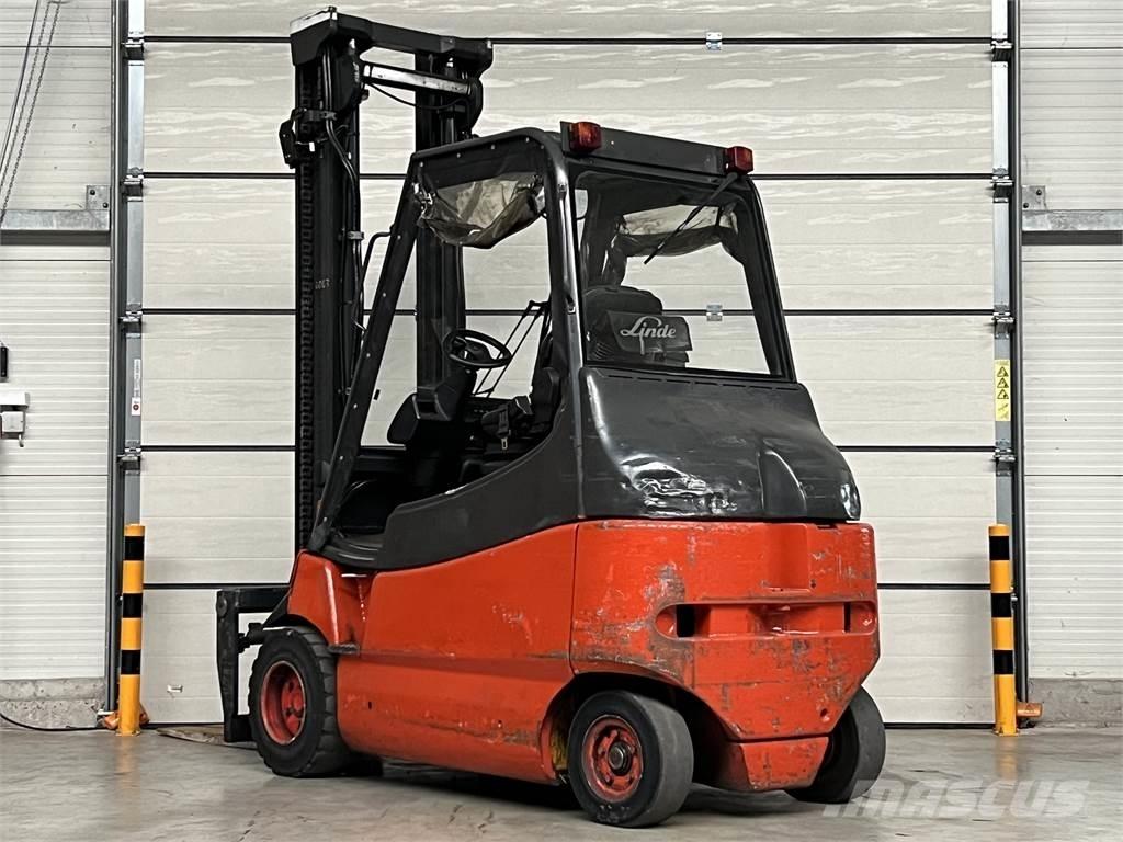 Linde E30 / 03 / 600 شاحنات ذات رافعات شوكية تعمل بالكهرباء