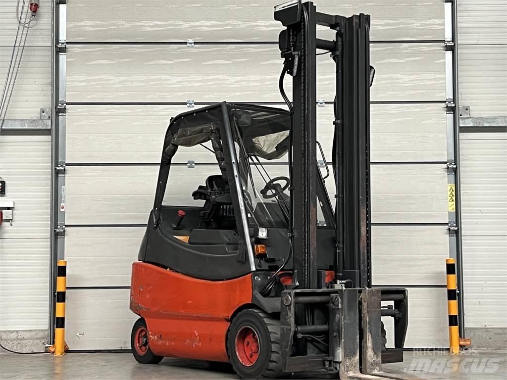 Linde E30 / 03 / 600 شاحنات ذات رافعات شوكية تعمل بالكهرباء