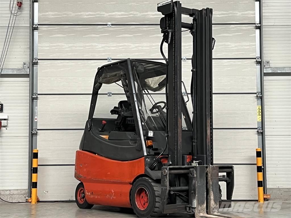 Linde E30 / 03 / 600 شاحنات ذات رافعات شوكية تعمل بالكهرباء