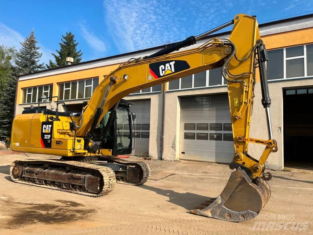 CAT 323 F LN حفارات زحافة