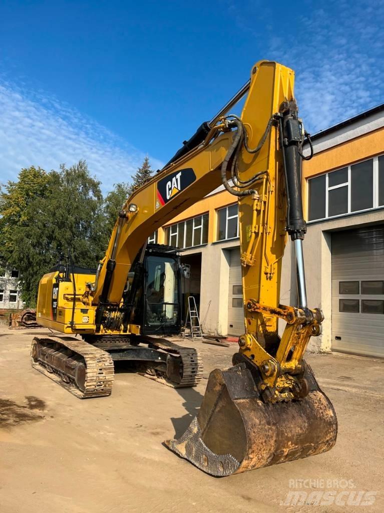 CAT 323 F LN حفارات زحافة