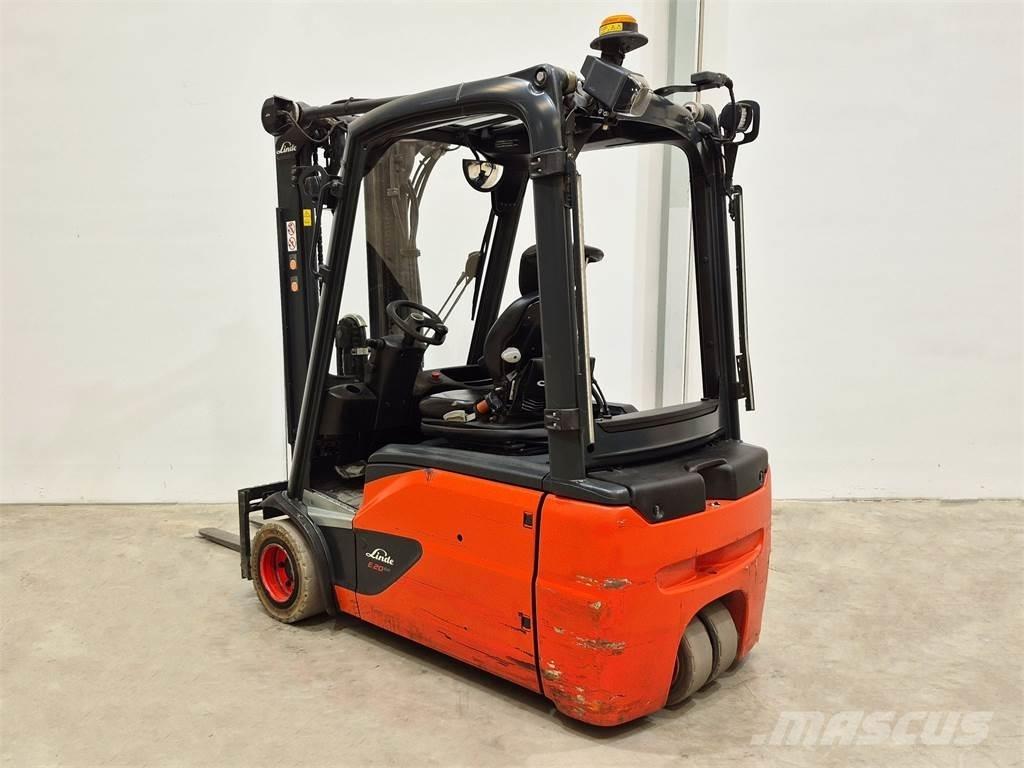 Linde E20L 02 386 شاحنات ذات رافعات شوكية تعمل بالكهرباء