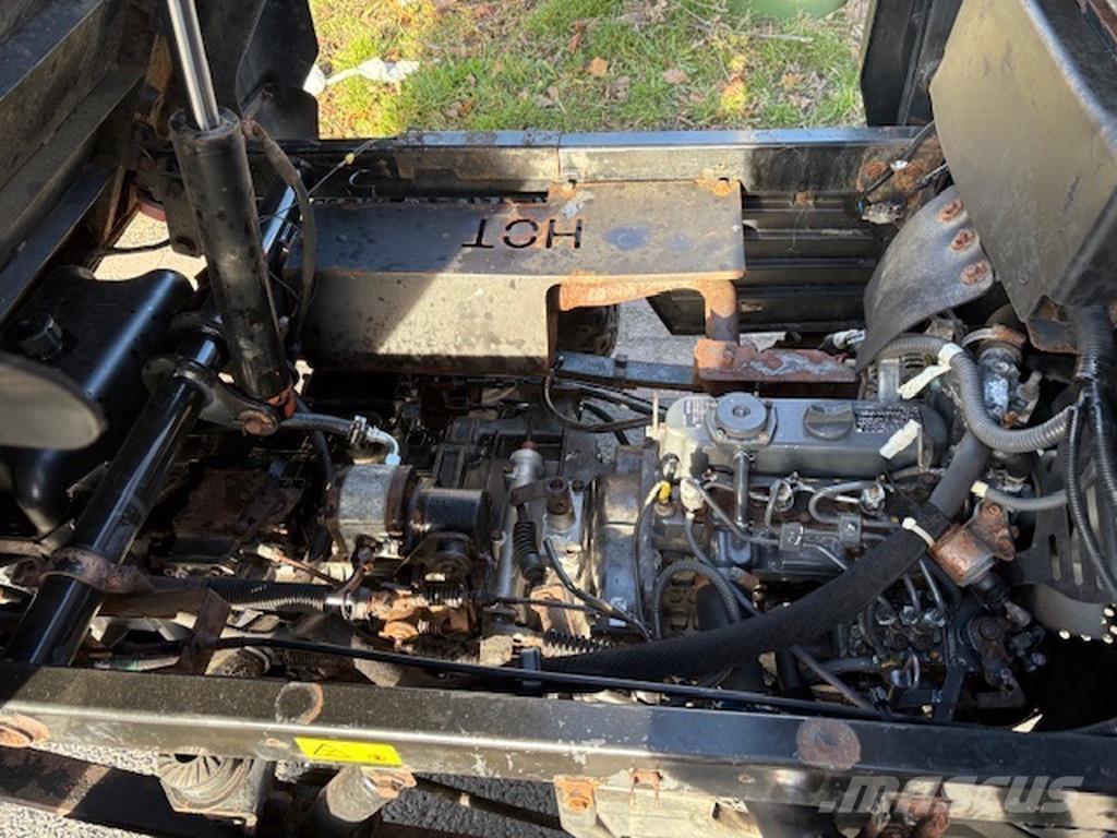 Kubota rtv900 الجرارات