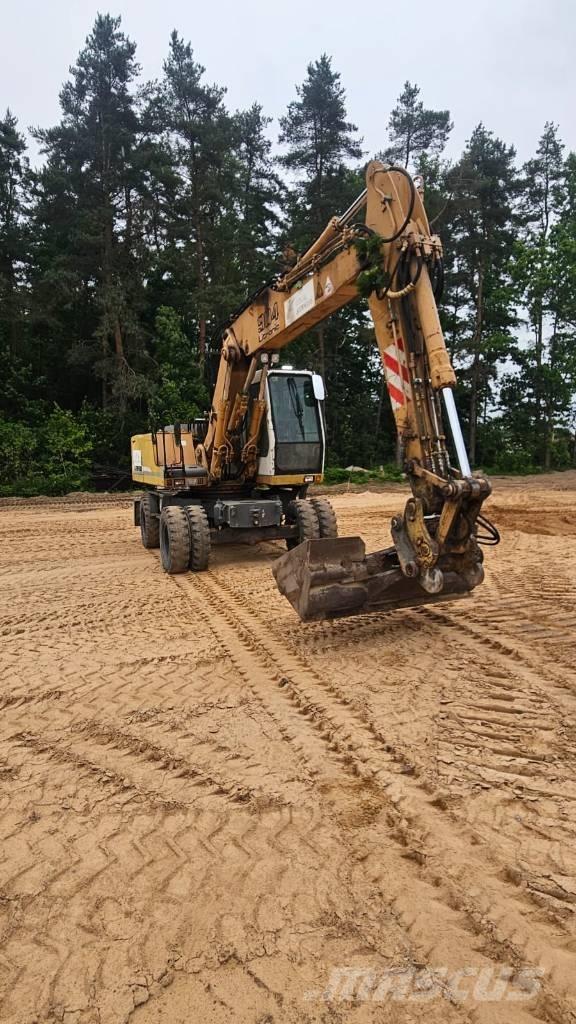 Liebherr 904 حفارات بعجل