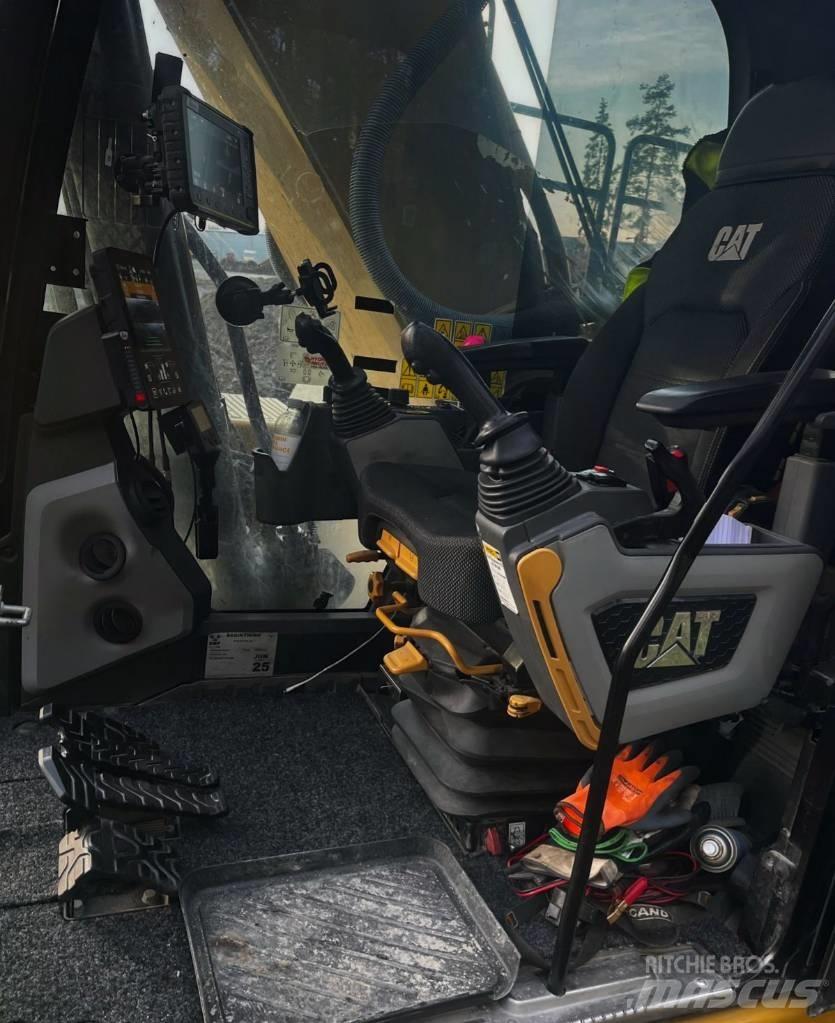 CAT 340 حفارات زحافة
